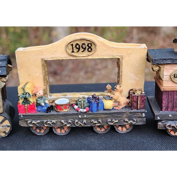 JC Penney Home Towne Express 1998 Christmas Train Cars Set of 4 - Picture 3 of 10